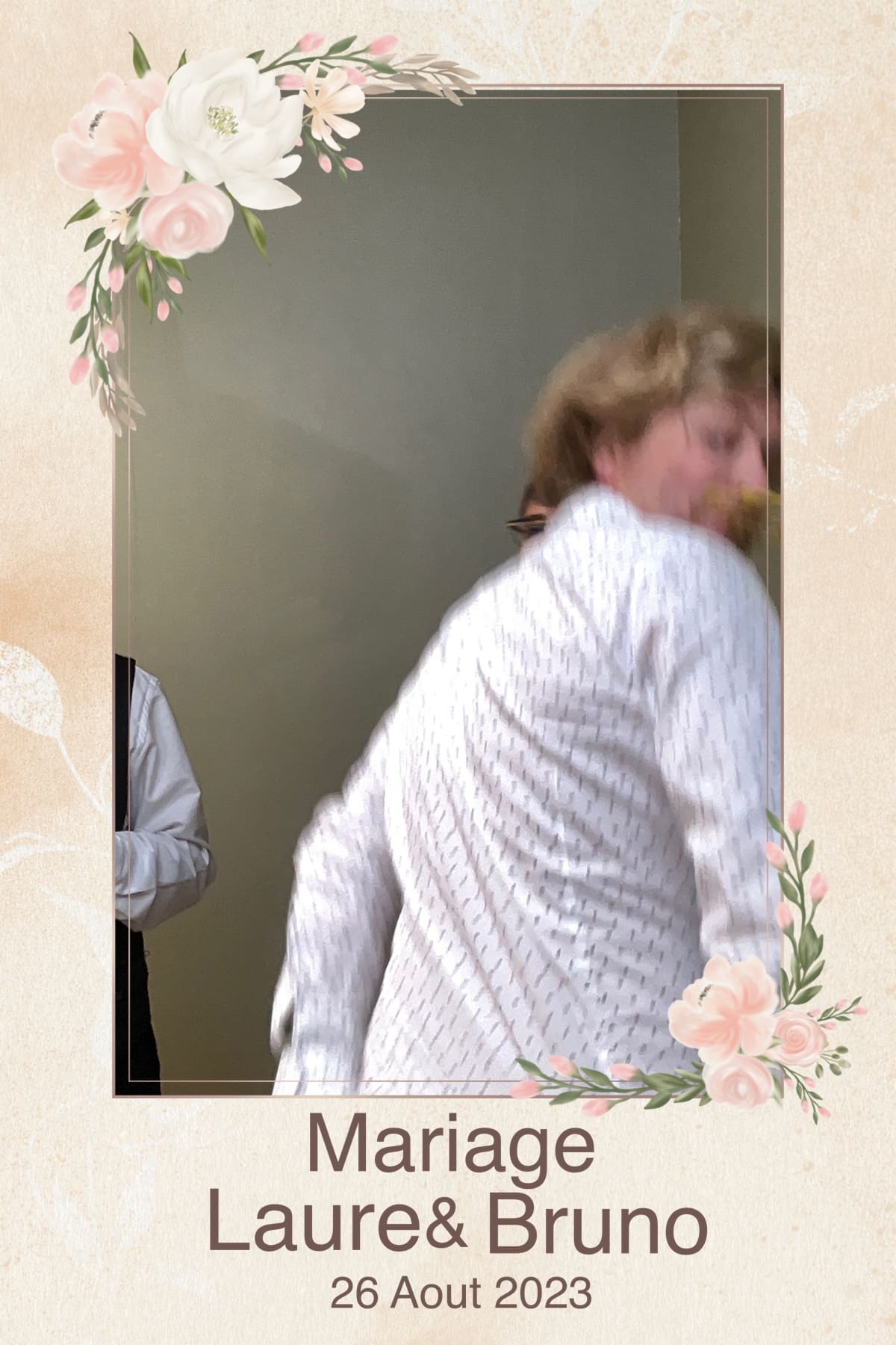 2023-08-27_004437592